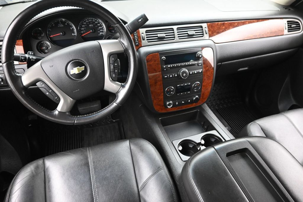 Used 2011 Chevrolet Silverado 1500 LTZ w/ LTZ White Diamond Edition AWD/4WD image 14