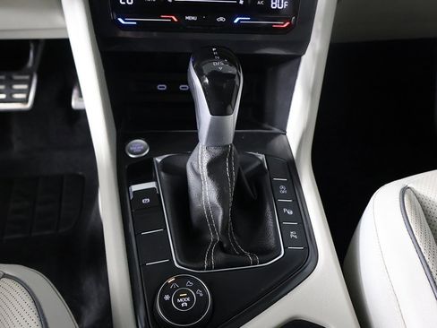 Used 2022 Volkswagen Tiguan SEL R-Line image 42
