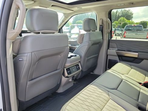 New 2026 Ford F250 Platinum w/ Platinum Plus Package AWD/4WD image 12