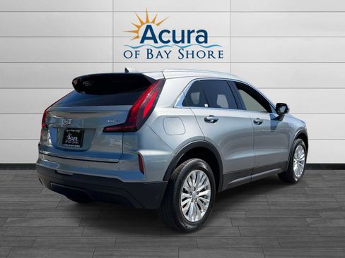 Used 2024 Cadillac XT4 Luxury w/ Cold Weather Package AWD/4WD image 6