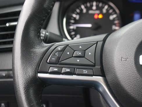 Used 2018 Nissan Rogue SV image 21