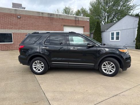 Used 2013 Ford Explorer XLT AWD/4WD image 4