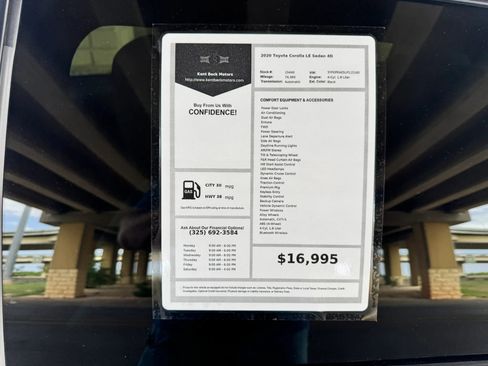 Used 2020 Toyota Corolla LE FWD image 30