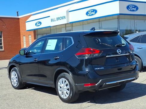 Used 2017 Nissan Rogue S AWD/4WD image 2