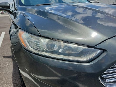 Used 2015 Ford Fusion SE FWD image 3