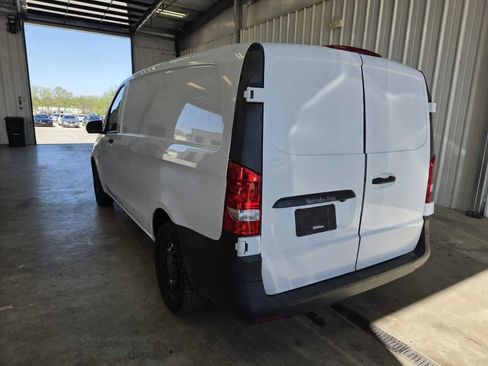 Used 2020 Mercedes-Benz Metris image 2