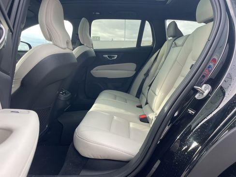 Certified 2025 Volvo V60 B5 Cross Country Ultra image 18