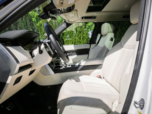 Used 2023 Land Rover Range Rover SE AWD/4WD image 16