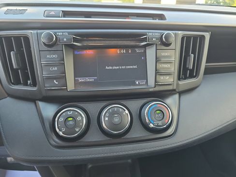 Used 2016 Toyota RAV4 LE FWD image 16