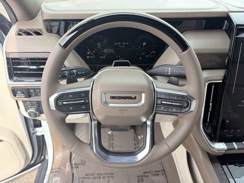 Used 2026 GMC Yukon Denali w/ Denali Reserve Package AWD/4WD image 23