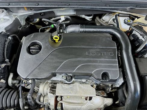 Used 2022 Chevrolet Malibu LS w/ Driver Confidence Package FWD image 32