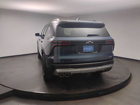 Used 2025 Chevrolet Traverse Z71 w/ Enhanced Driving Package AWD/4WD image 5