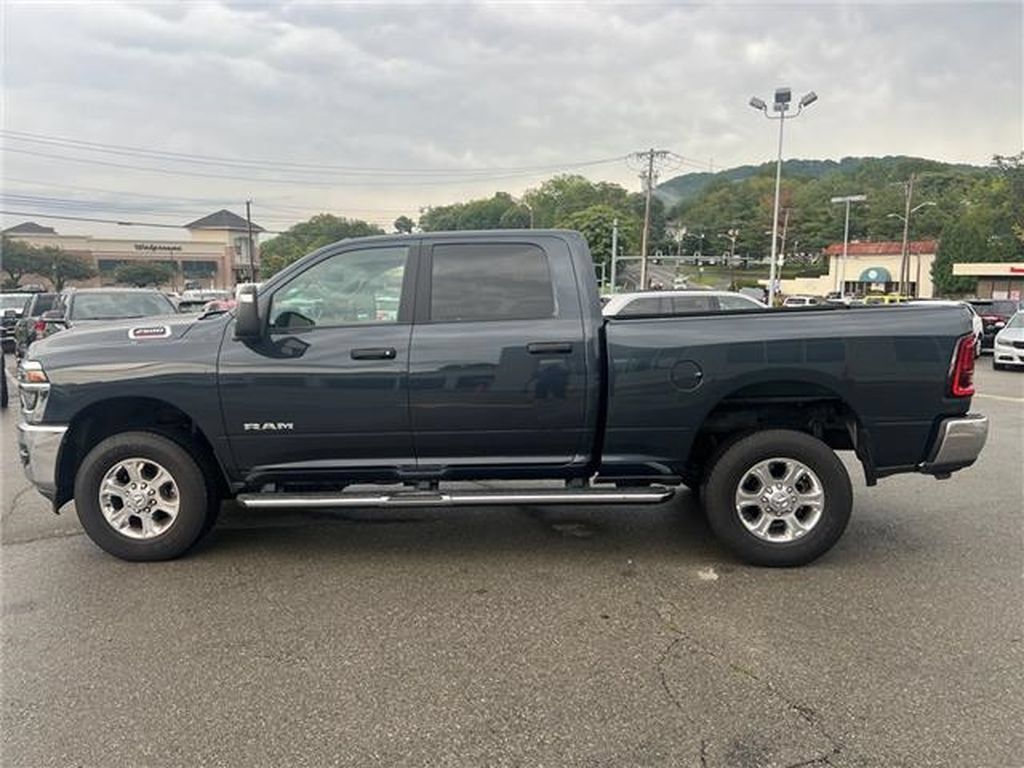 Used 2026 RAM 2500 Big Horn AWD/4WD image 6