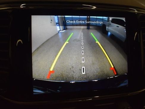 Used 2019 Jeep Grand Cherokee Overland AWD/4WD image 8