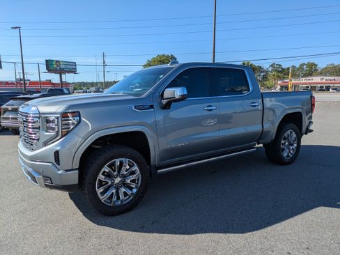 Used 2024 GMC Sierra 1500 Denali w/ Denali Reserve Package AWD/4WD image 8