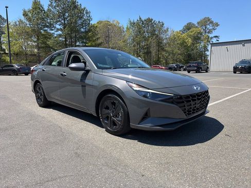 Certified 2023 Hyundai Elantra Blue w/ Cargo Package FWD image 7
