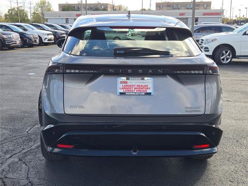 Used 2023 Nissan Ariya AWD image 15