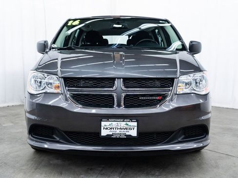 Used 2016 Dodge Grand Caravan American Value Package w/ UConnect Hands-Free Group FWD image 2