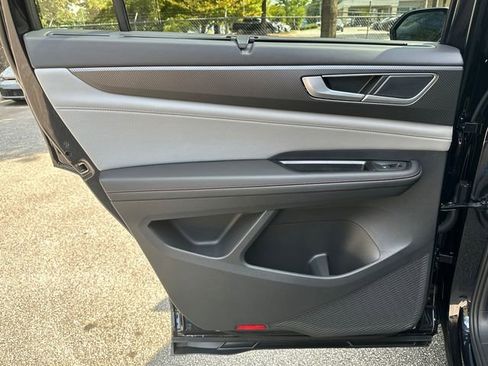 New 2026 Volkswagen Atlas Peak Edition AWD/4WD image 22