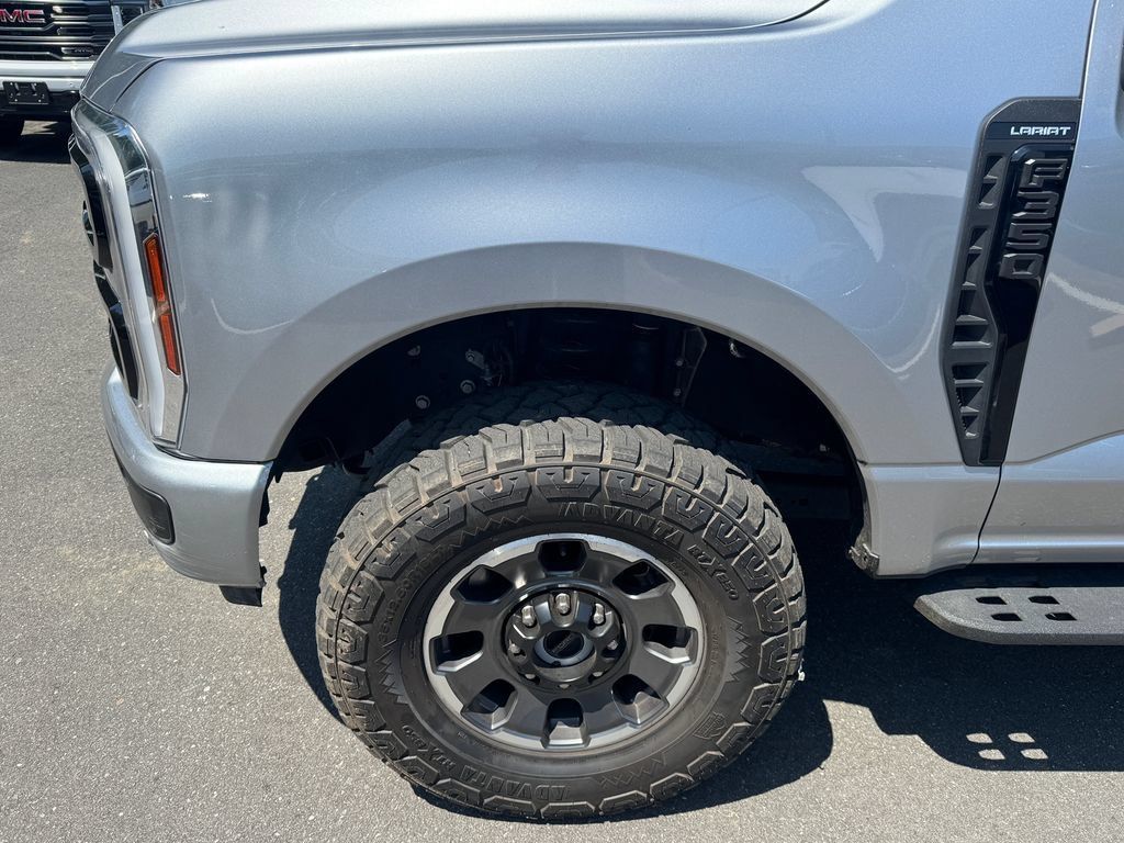 Used 2024 Ford F350 Lariat w/ Lariat Ultimate Package AWD/4WD image 9