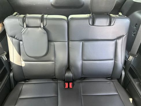 Used 2022 Ford Explorer XLT w/ Equipment Group 202A AWD/4WD image 24
