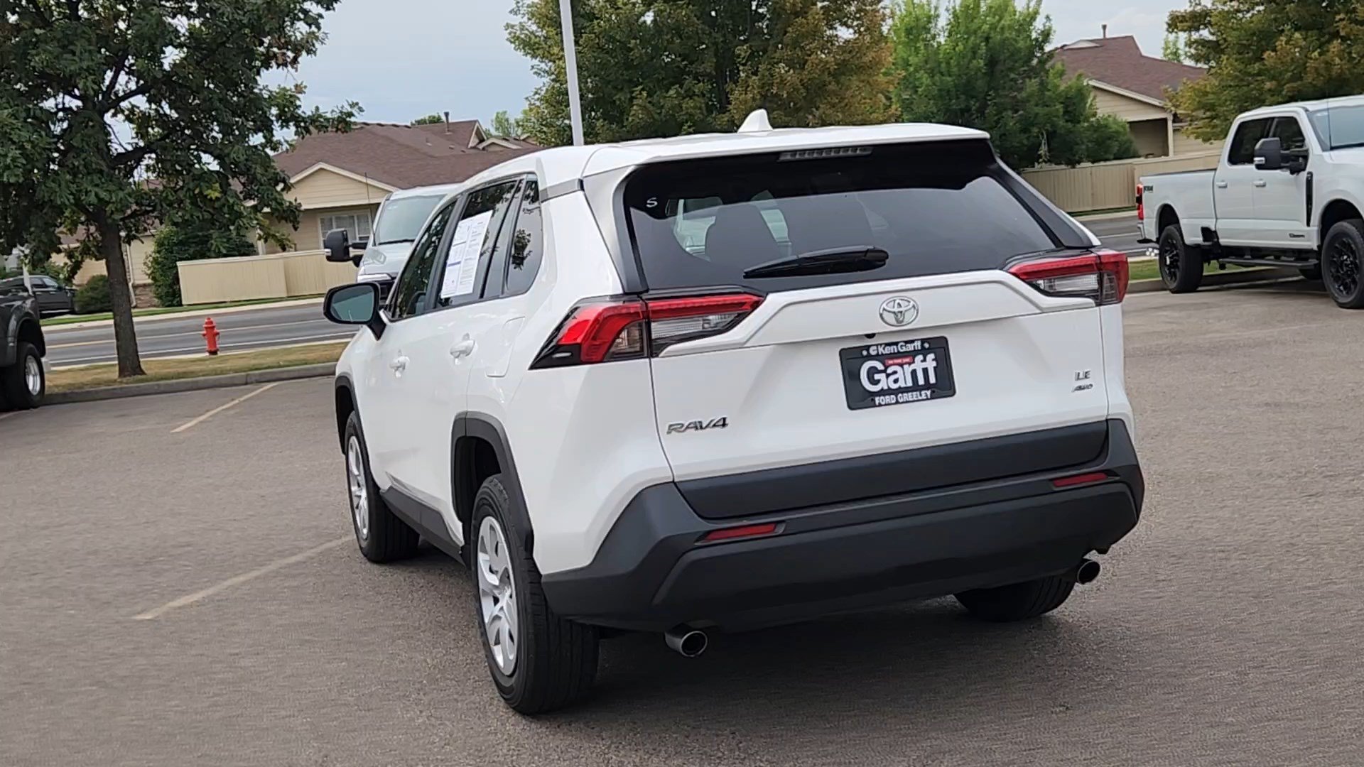 Used 2025 Toyota RAV4 LE AWD/4WD image 20