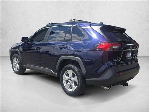 Used 2020 Toyota RAV4 XLE w/ Convenience Package image 4