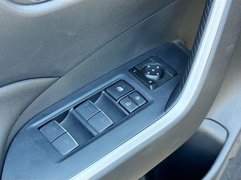 Used 2023 Toyota RAV4 SE AWD/4WD image 8
