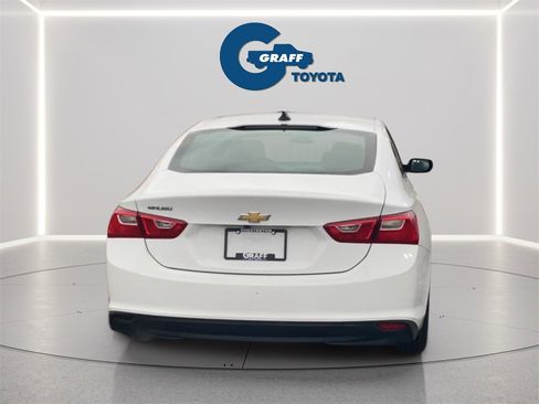 Used 2018 Chevrolet Malibu LS image 16