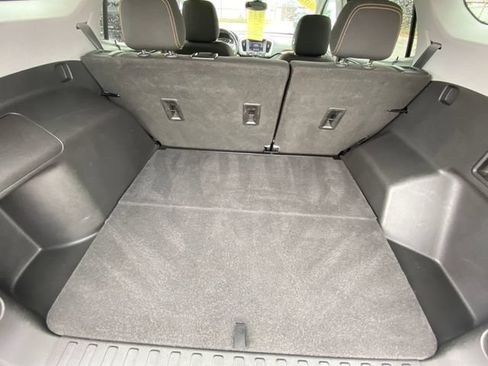 Used 2021 GMC Terrain SLE w/ Driver Convenience Package FWD image 16