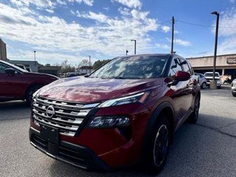 Certified 2024 Nissan Rogue SV image 1