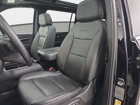 Used 2024 GMC Yukon XL Denali AWD/4WD image 14