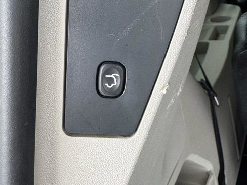 Used 2019 Dodge Grand Caravan SXT image 15