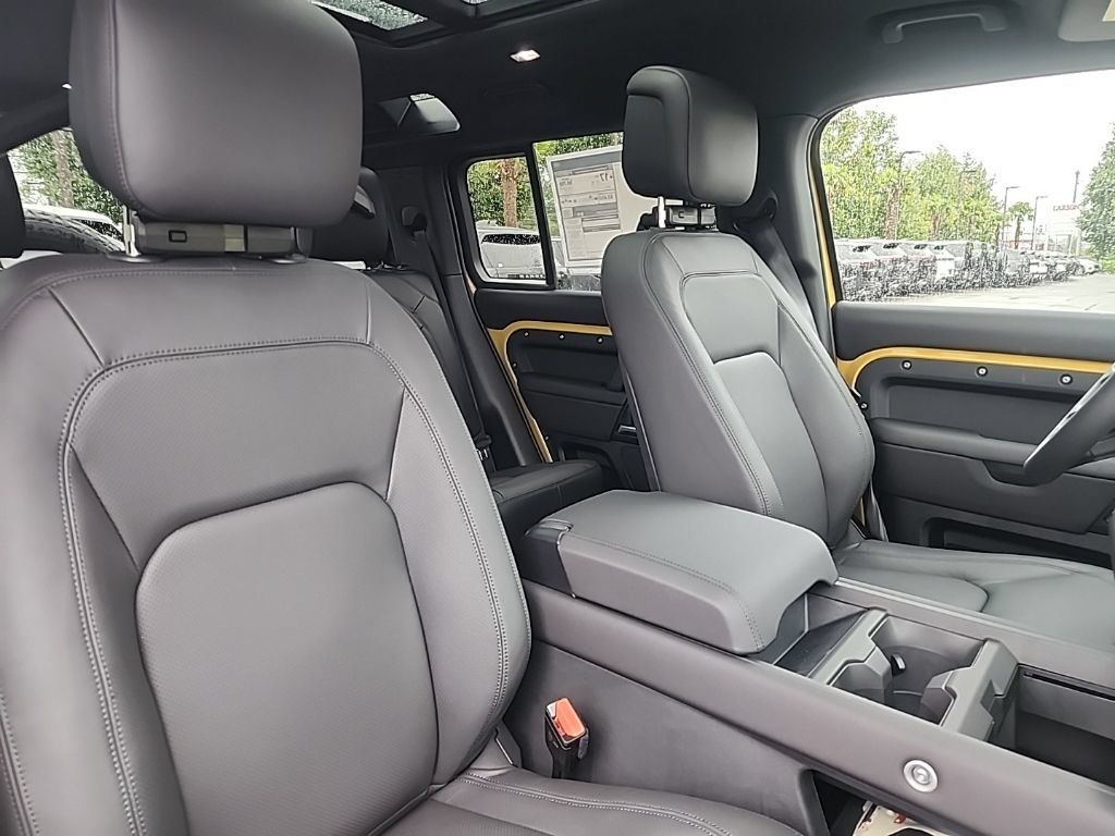 New 2026 Land Rover Defender 110 Trophy Edition AWD/4WD image 21