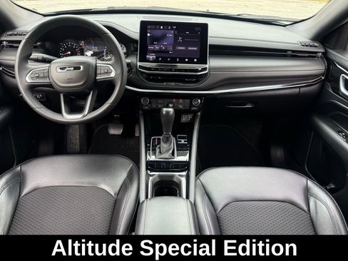 Certified 2022 Jeep Compass Altitude image 12
