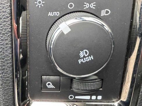 Used 2018 RAM 1500 Sport w/ Sport Premium Group image 17