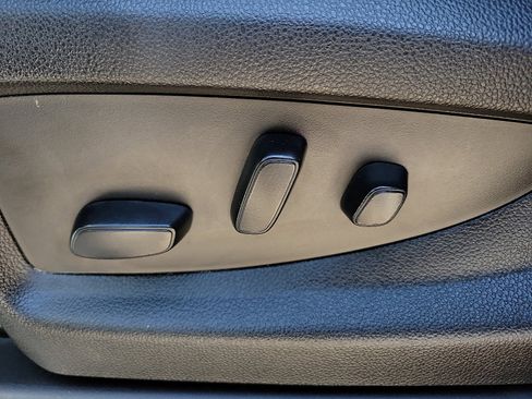 Used 2019 Chevrolet Tahoe LT image 13
