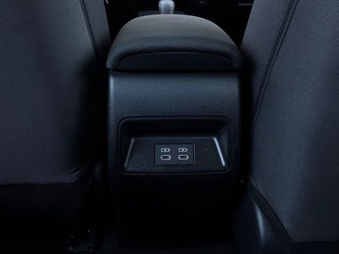 Used 2025 Toyota Corolla LE FWD image 12