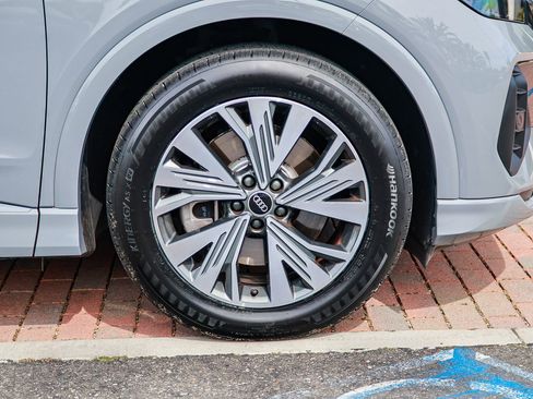 Used 2023 Audi Q4 e-tron Premium w/ Convenience Package image 11