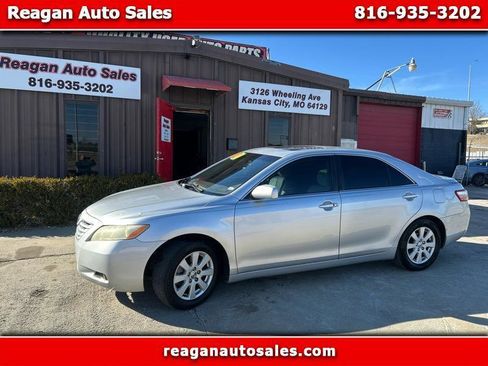 Used 2007 Toyota Camry XLE image 1