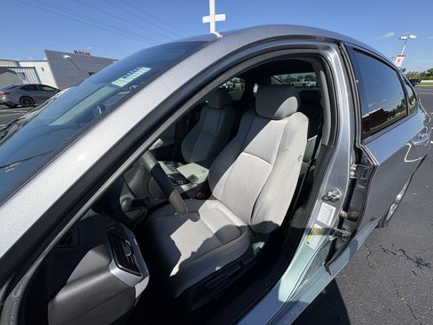 Used 2019 Honda Accord LX image 4