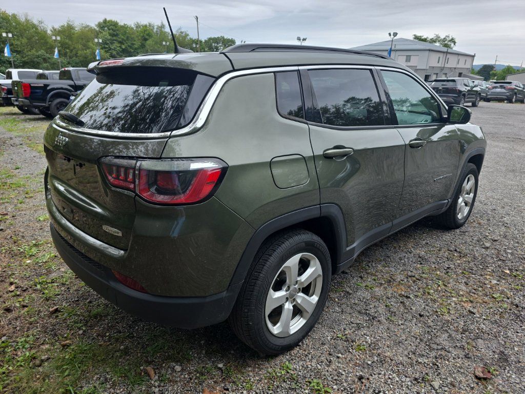 Used 2019 Jeep Compass Latitude w/ Cold Weather Group AWD/4WD image 8