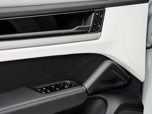 New 2026 Porsche Cayenne S AWD/4WD image 10
