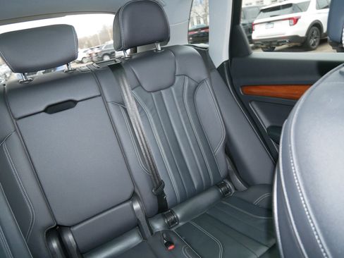 Used 2023 Audi Q5 e Premium w/ Convenience Package AWD/4WD image 14