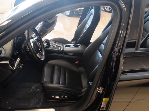 Used 2018 Porsche Panamera 4 AWD/4WD image 67