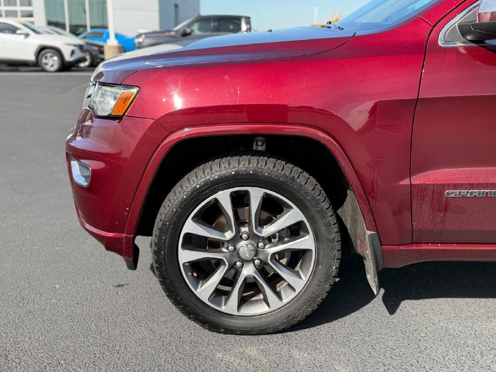 Used 2017 Jeep Grand Cherokee Overland AWD/4WD image 12