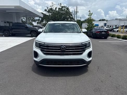 Used 2024 Volkswagen Atlas SE w/ Panoramic Sunroof Package FWD image 18