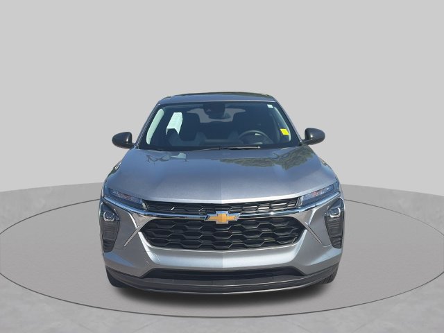 Used 2026 Chevrolet Trax LS FWD image 9