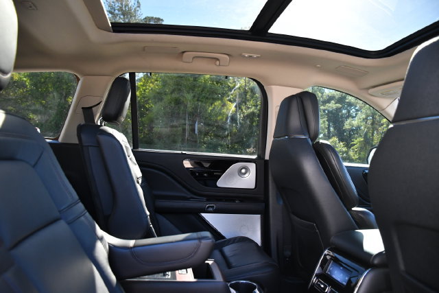 Certified 2023 Lincoln Aviator Reserve w/ Equipment Group 201A AWD/4WD image 24
