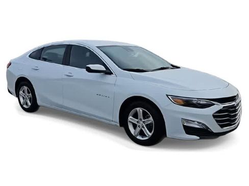 Used 2024 Chevrolet Malibu LT image 2